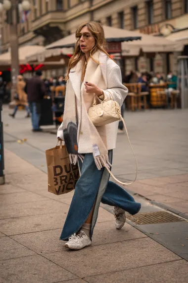 Zagrebačka špica u 67 fotografija: Elegantne dame, psići i zagasiti outfiti