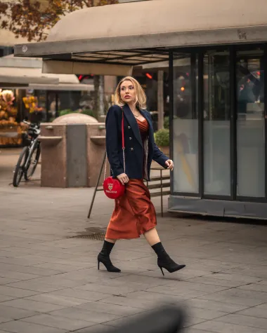 Zagrebačka špica u 67 fotografija: Elegantne dame, psići i zagasiti outfiti