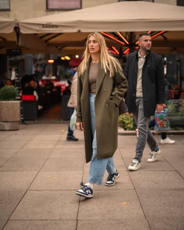 Zagrebačka špica u 67 fotografija: Elegantne dame, psići i zagasiti outfiti