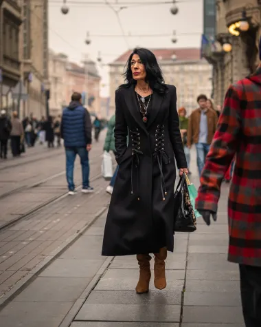 Zagrebačka špica u 67 fotografija: Elegantne dame, psići i zagasiti outfiti
