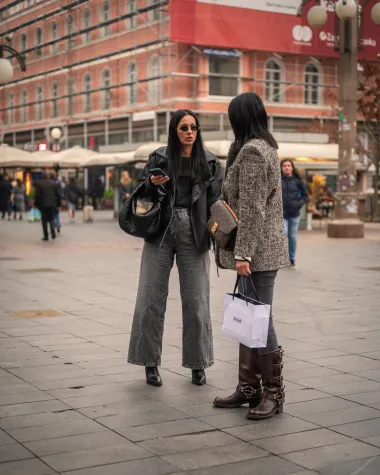 Zagrebačka špica u 67 fotografija: Elegantne dame, psići i zagasiti outfiti