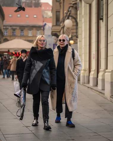 Zagrebačka špica u 67 fotografija: Elegantne dame, psići i zagasiti outfiti