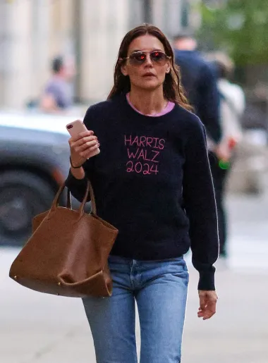 Kraljica gradskog stila Katie Holmes zna kako najbolje nositi shopper torbu