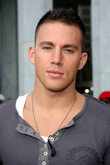Bila je to velika godina za Channinga Tatuma: Žene su padale u nesvijest zbog njega u filmovima &quot;Magic Mike&quot;, &quot;The Vow&quot; i &quot;21 Jump Street&quot;, a pripremao se i za očinstvo. Titula najzgodnijeg muškarca bila je samo šlag na torti. 