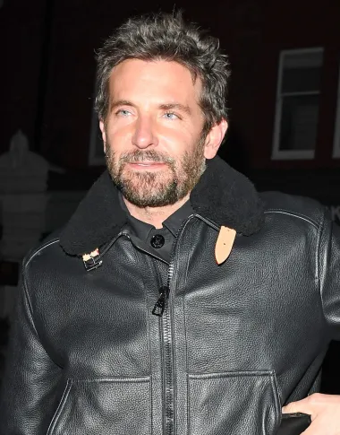 Od njegovih prodornih plavih očiju do vladanja francuskim jezikom, Bradley Cooper izazvao je pravu pomutnju kada je osvojio titulu najzgodnijeg muškarca. 