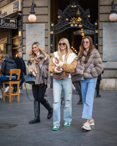Zagrebačka špica: Fantastični outfiti i predivna Nika Turković u subotnjoj šetnji