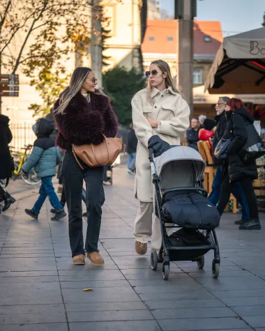 Zagrebačka špica: Fantastični outfiti i predivna Nika Turković u subotnjoj šetnji