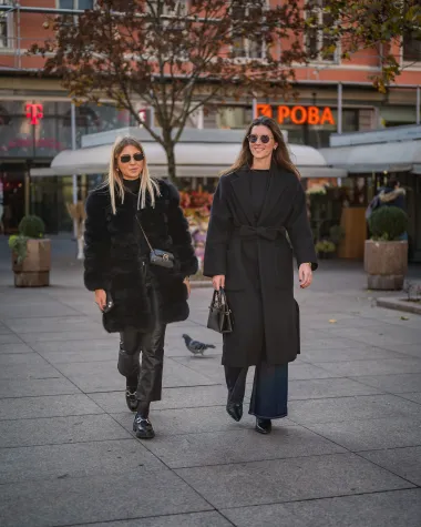 Zagrebačka špica: Fantastični outfiti i predivna Nika Turković u subotnjoj šetnji