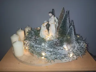 Proteklih dana na našoj Facebook stranici mnoge naše čitateljice su s radošću podijelile fotografije svojih adventskih vijenaca. Svaki od njih je poseban i napravljen s puno ljubavi, a kako bismo i mi podijelile radost zbog ovih posebnih dana, neke adventske vijence izdvojile smo u ovoj foto galeriji. 
