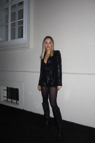 &quot;Volim naše dizajnere, a favoriti su mi, fantastičan duo mladih dizajnerica i brenda Mateyaneira, koje se zaista u potpunosti posvećuju tijelu žene i kako pronaći dizajn koji njenoj građi tijela najbolje odgovara, a pritom imaju zaista moderan i inovativan pristup kreacijama.&quot;