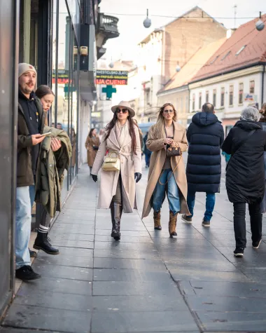 Zagrebačka špica: Za špicu su se odjenule najbolje bunde, torbe i sunčane naočale