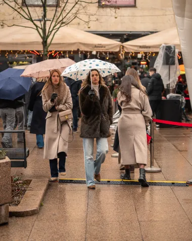 Zagrebačka špica ove subote bila je potpuno drukčija, u tamnim i sivim nijansama