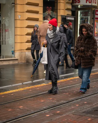 Zagrebačka špica ove subote bila je potpuno drukčija, u tamnim i sivim nijansama