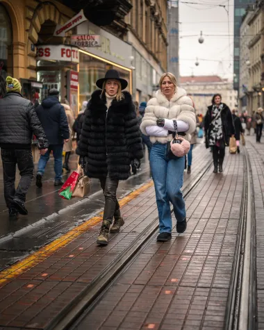Zagrebačka špica ove subote bila je potpuno drukčija, u tamnim i sivim nijansama