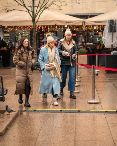 Zagrebačka špica ove subote bila je potpuno drukčija, u tamnim i sivim nijansama