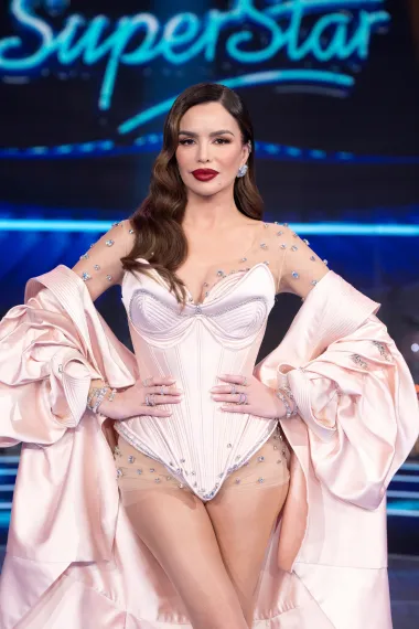 Glazbena diva nosila je nježno ružičastu haljinu s potpisom domaćeg dizajnera Juraja Zigmana.