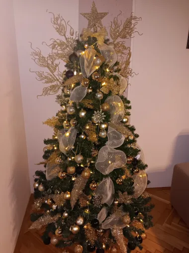 Pogledajte božićne jelke naših čitateljica koje osvajaju na prvi pogled