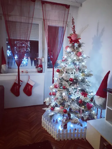 Pogledajte božićne jelke naših čitateljica koje osvajaju na prvi pogled