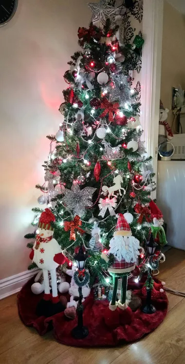 Pogledajte božićne jelke naših čitateljica koje osvajaju na prvi pogled