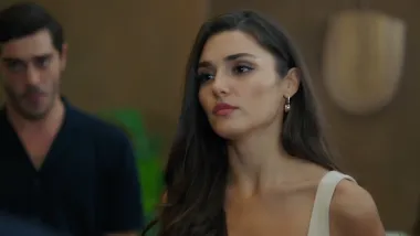 Korigirala je čelo, čime je dodatno usavršila ukupnu harmoniju svojih crta lica.