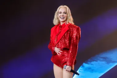 Koncertom u studenom 2024. u sarajevskoj dvorani Zetra, pjevačica Jelena Rozga završila je turneju &quot;Minut srca mog&quot;.