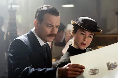 Ponovno je briljirala sa svojim britanskim naglaskom, a uz nju je u filmu glumio i Ewan McGregor. Njezina suptilna i osjećajna interpretacija osigurala joj je još jednu nominaciju za Zlatni globus.