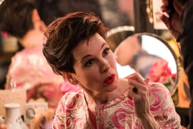 Jedan od vrhunaca njezine karijere bila je uloga Judy Garland u filmu &quot;Judy&quot;, koji prati posljednje godine života slavne pjevačice i glumice. 