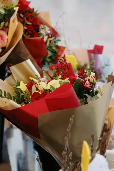 Kišno Valentinovo u centru Zagreba - mnogi su se odlučili za romantiku