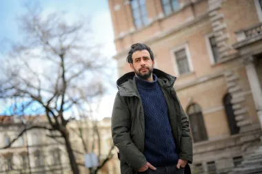 Janko Popović Volarić poznati je hrvatski kazališni, televizijski i filmski glumac.Proslavio se ulogama u hrvatskim sapunicama, a pamtimo ga i kao bivšeg supruga hrvatske glumice i scenaristice Jelene Veljače. Osim na televiziji, Janko nastupa i u kazališnim predstavama, te filmovima.