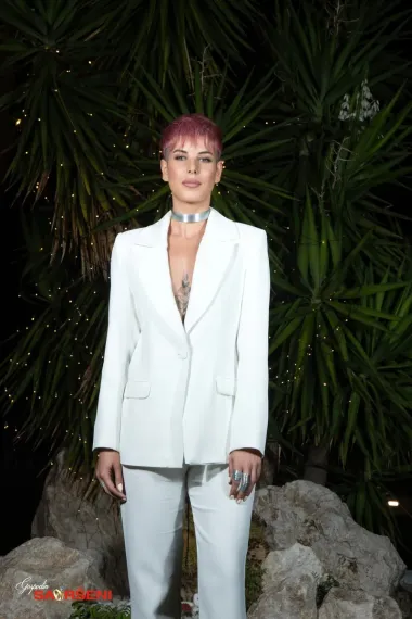 Maida dolazi iz Velike Kladuše u Bosni i Hercegovini, a radi kao model, social media manager, trenerica fitnessa i grafička dizajnerica. U vezama je samouvjerena i u potpunosti vjeruje intuiciji. Maida traži muškarca snažnog karaktera, samouvjerenog poput nje same - nekoga tko dijeli njezinu ljubav prema sportu i aktivnom načinu života. 
