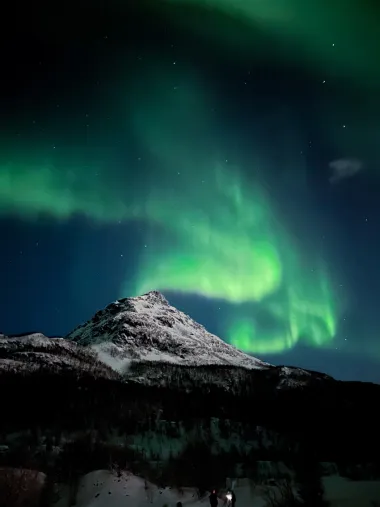 Polarna čarolija: Ples svjetlosti na nebu iznad Norveške