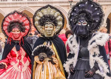 Venecija pod maskama: Pogledaj raskošne kostime na talijanskim ulicama