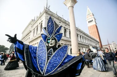 Venecija pod maskama: Pogledaj raskošne kostime na talijanskim ulicama