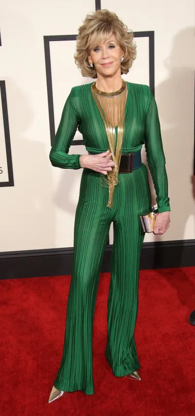 Fonda je na dodjeli Grammyja 2015. godine nosila smaragdnozeleni Balmain kombinezon, ravno s modne piste, a dobila je i ultimativnu potvrdu stila: „O moj Bože! Želim biti ti kad odrastem!”, rekla joj je pjevačica Rihanna iza pozornice.