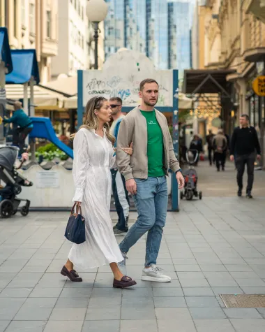 Zagrebačka špica: Efektne kombinacije i poznata lica na gradskim ulicama