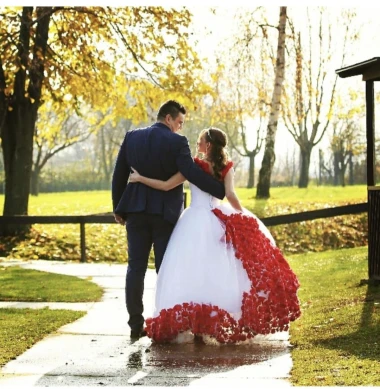 Stil koji prkosi tradiciji: Pogledajte vjenčanice naših čitateljica u bojama