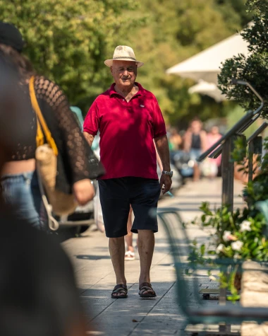 Špica u Makarskoj: Zgodne dame okupirale rivu i pretvorile je u modnu pistu