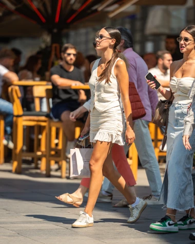 Zagrebačka špica: Olja Vori, Petra Meštrić i fantastične modne kombinacije u centru