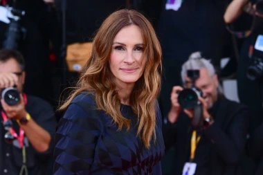 Od Rosie Huntington do Julie Roberts: Najbolja modna izdanja proteklih dana na crvenom tepihu
