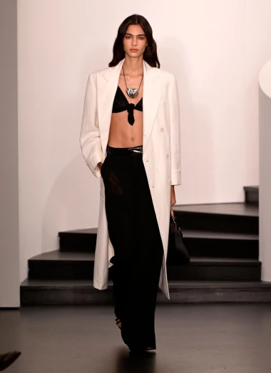 Ralph Lauren minimalističkom kolekcijom najavio tri boje koje će se nositi sljedeće sezone