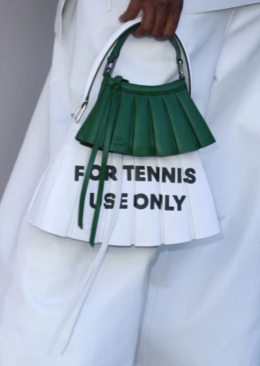 I zvijezdama je dosadila crna: Savršeni bijeli outfiti na pariškom Tjednu mode