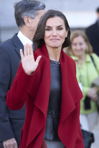 Kraljevske kombinacije za svaki dan: Odjeni se poput kraljice Letizije i Ranije