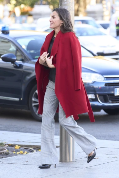 Kraljevske kombinacije za svaki dan: Odjeni se poput kraljice Letizije i Ranije