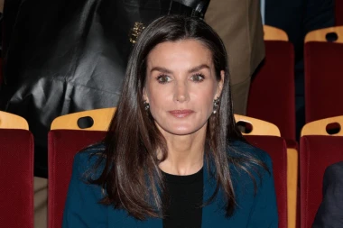 Kraljevske kombinacije za svaki dan: Odjeni se poput kraljice Letizije i Ranije