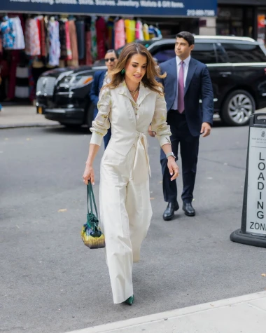 Kraljevske kombinacije za svaki dan: Odjeni se poput kraljice Letizije i Ranije