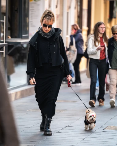 Zagrebačka špica: Anita Martinović fantastična u elegantnoj haljini, jesenski lookovi zavladali centrom