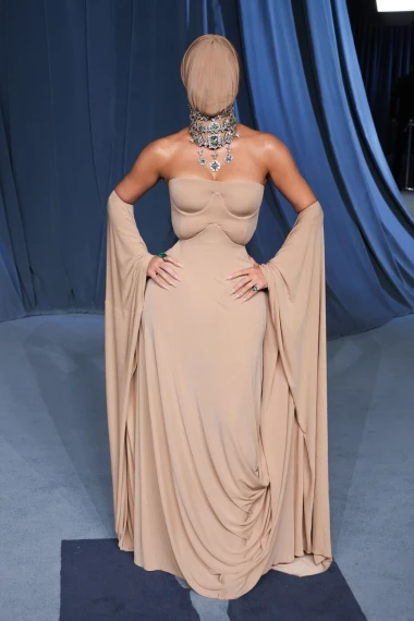 Academy Museum Gala: Kim Kardashian u bizarnom izdanju, Penélope Cruz i Sydney Sweeney elegantne