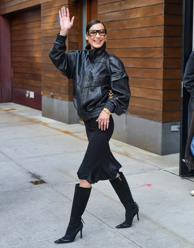 Pogledajte kako Charlize Theron i druge slavne dame nose kožne jakne