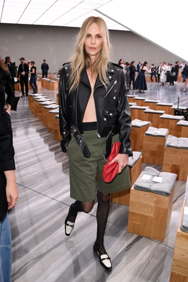 Pogledajte kako Charlize Theron i druge slavne dame nose kožne jakne