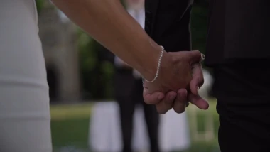 Olga i Marta zasjale u bijelim vjenčanicama - koja vam je ljepša?